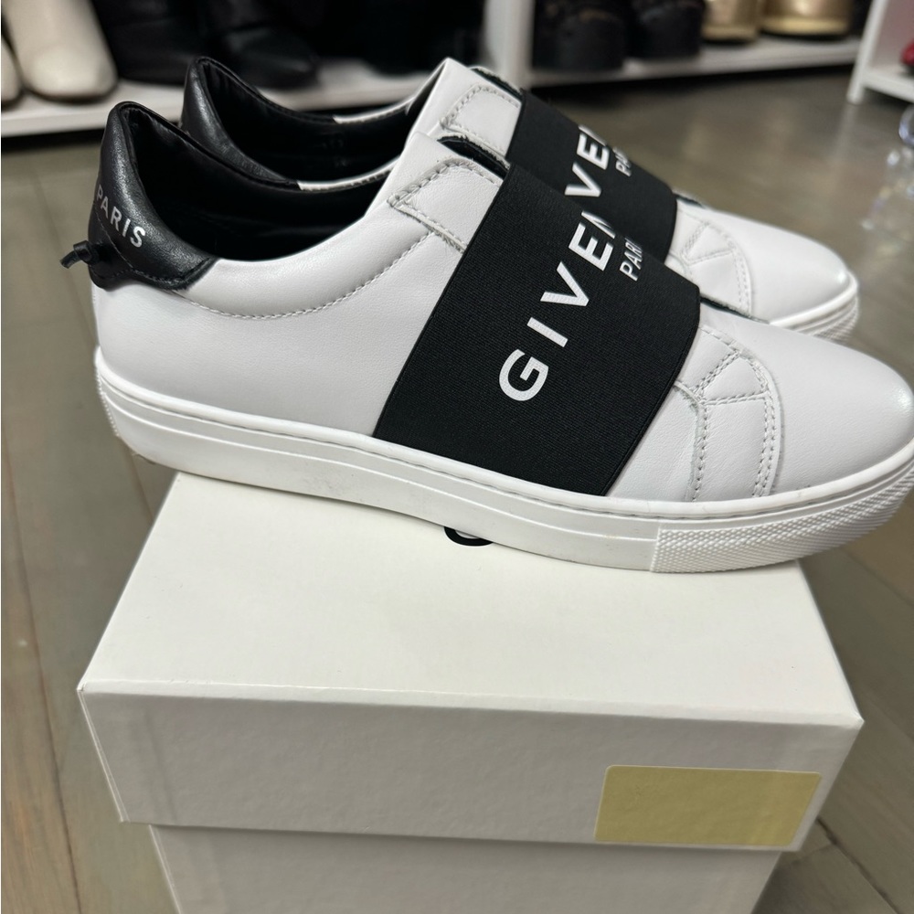 GIVENCHY Kids' Logo Band white Slip-On Sneaker 3.5 US 34 EU